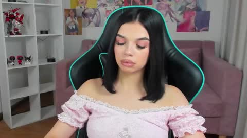 isabellevale online show from October 2025 05:57:02 PM