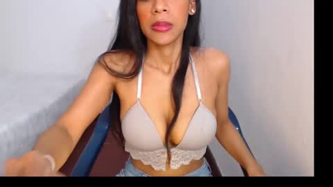 Snapshot of isabellla_grenz chatting on December 2024 05:10:02 AM Isabella online show from December 2024 05:10:02 AM