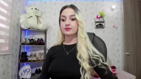 Snapshot of isablonde1 chatting on May 2026 06:59:01 PM ISABELLA online show from May 2026 06:59:01 PM