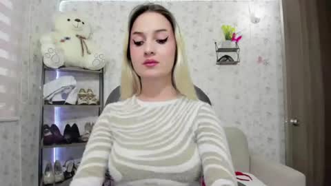 Snapshot of isablonde1 chatting on June 2026 08:20:02 PM ISABELLA online show from June 2026 08:20:02 PM