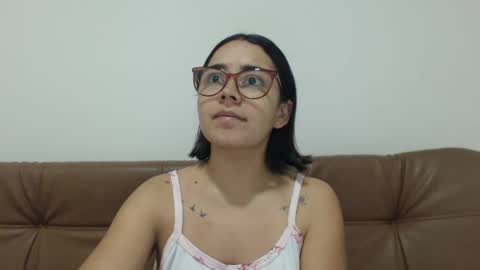 Snapshot of isemma chatting on September 2025 04:05:02 AM Emma online show from September 2025 04:05:02 AM