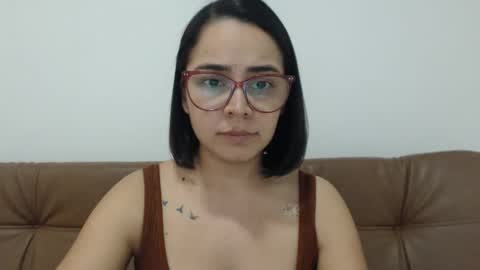 Snapshot of isemma chatting on November 2025 09:46:02 PM Emma online show from November 2025 09:46:02 PM