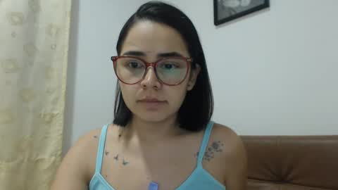 Snapshot of isemma chatting on November 2025 04:00:01 AM Emma online show from November 2025 04:00:01 AM