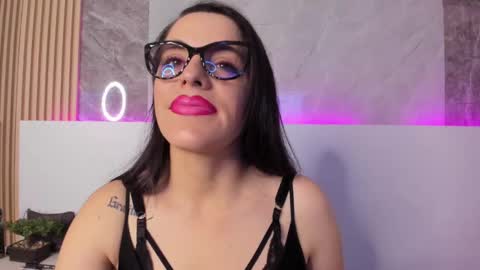 Isis Noir online show from September 2025 07:47:01 PM