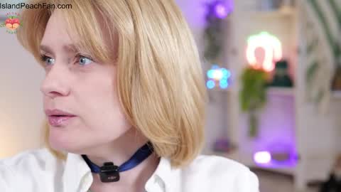 Lou  Peaches online show from April 2026 02:04:02 PM