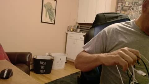 Jim online show from October 2025 09:50:02 AM