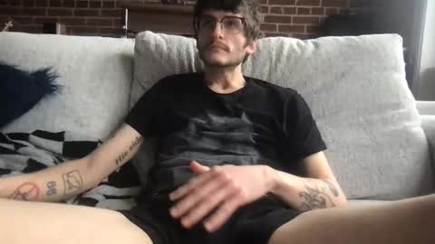 Snapshot of isocialmedia chatting on January 2026 05:37:01 PM isocialmedia online show from January 2026 05:37:01 PM