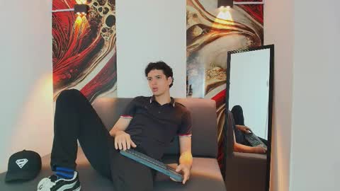 Snapshot of israel_gray chatting on November 2025 07:27:01 PM Israel online show from November 2025 07:27:01 PM