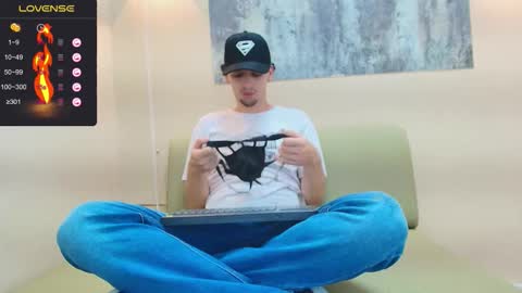 Snapshot of israel_gray chatting on November 2025 12:45:02 PM Israel online show from November 2025 12:45:02 PM