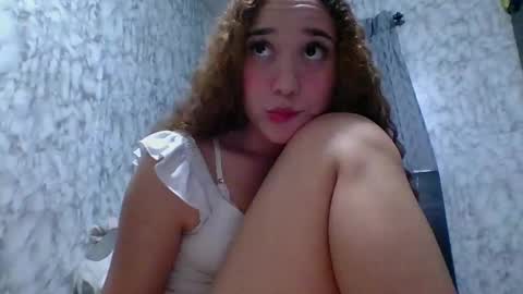 Snapshot of issa30213 chatting on December 2024 06:33:01 AM Issa online show from December 2024 06:33:01 AM