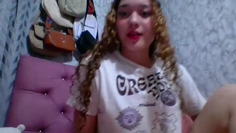 Snapshot of issa30213 chatting on February 2025 01:05:01 AM Issa online show from February 2025 01:05:01 AM