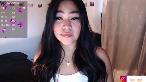 Snapshot of issa_gg chatting on November 2025 11:09:02 AM isabella p online show from November 2025 11:09:02 AM