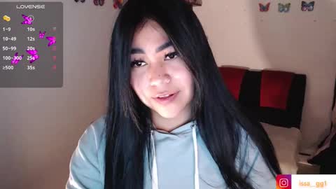 Snapshot of issa_gg chatting on November 2025 10:04:01 AM isabella p online show from November 2025 10:04:01 AM