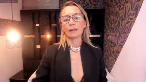 ISSA MILF online show from December 2025 12:56:01 PM