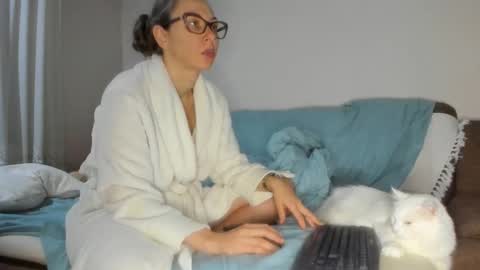 Issabelle online show from December 2025 07:15:02 AM