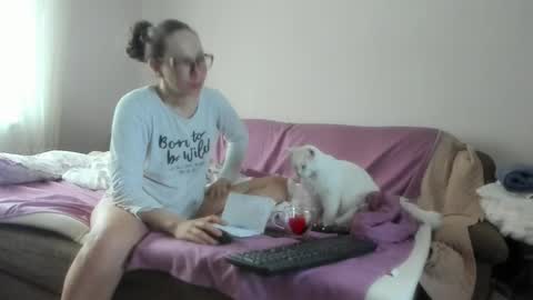 Issabelle online show from February 2026 06:25:02 AM