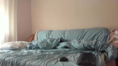 Issabelle online show from March 2026 06:40:01 AM