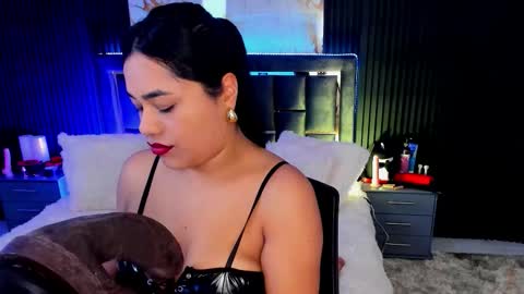 Snapshot of issafoxx chatting on November 2025 12:05:02 PM Issafoxx online show from November 2025 12:05:02 PM