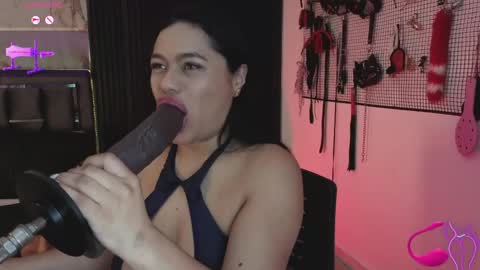 Issafoxx online show from May 2026 12:55:02 PM