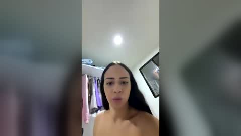 Snapshot of issalovexxx chatting on July 2026 07:05:01 PM Isabella online show from July 2026 07:05:01 PM