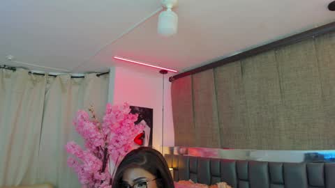 Iseey online show from December 2024 04:20:02 AM