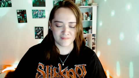 Yiz online show from December 2024 03:51:01 AM