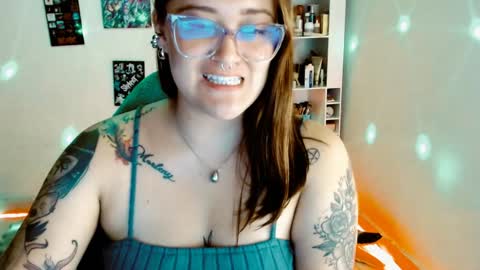 Yiz online show from January 2025 08:15:02 AM