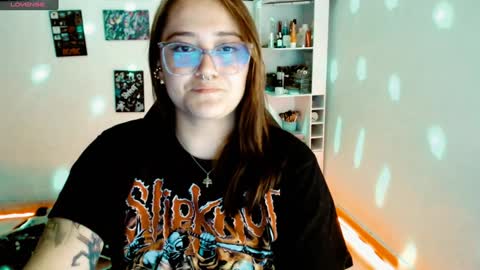 Yiz online show from February 2025 07:05:01 AM