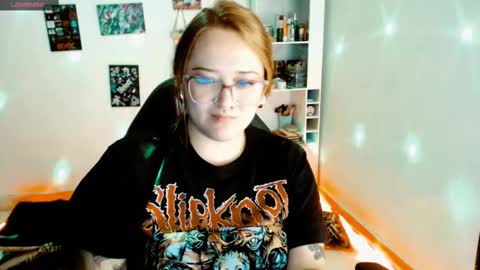 Yiz online show from February 2025 06:49:02 AM