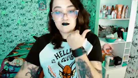 Yiz online show from January 2026 04:05:02 AM