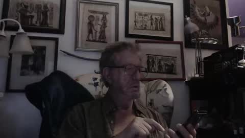 Snapshot of isubmissiveslut chatting on March 2026 05:00:02 AM ImYourBitch online show from March 2026 05:00:02 AM