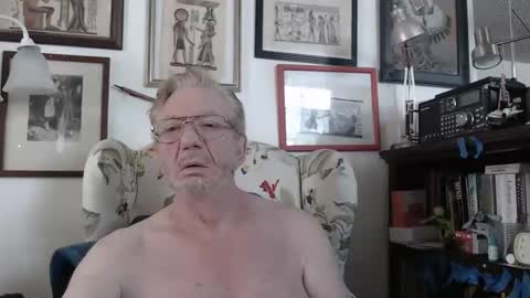 Snapshot of isubmissiveslut chatting on March 2026 07:08:01 PM ImYourBitch online show from March 2026 07:08:01 PM