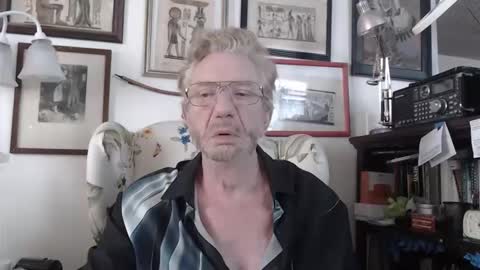 Snapshot of isubmissiveslut chatting on April 2026 07:08:02 PM ImYourBitch online show from April 2026 07:08:02 PM