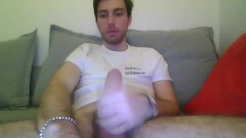 italian_boy_22 online show from February 2025 09:30:01 PM