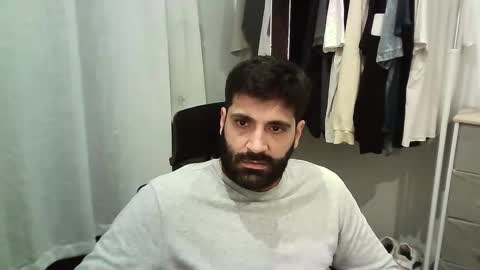 italianboybcn online show from October 2025 07:34:01 PM