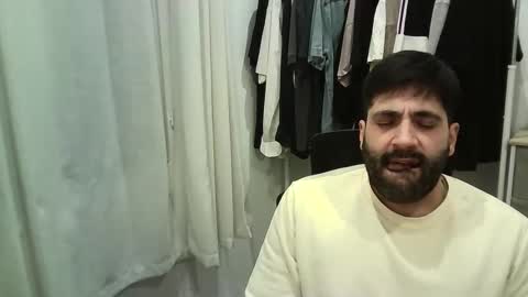 italianboybcn online show from December 2025 06:26:01 PM