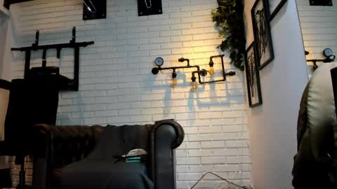 Italo Moore online show from September 2025 11:13:02 AM