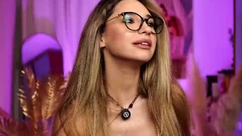Snapshot of italy_baby chatting on June 2026 06:45:01 PM italy_baby online show from June 2026 06:45:01 PM