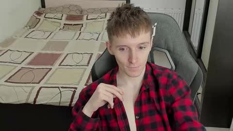 Snapshot of ithan_red chatting on September 2025 05:45:02 PM Ethan online show from September 2025 05:45:02 PM