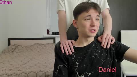 Snapshot of ithan_red chatting on October 2025 04:38:02 PM Ethan online show from October 2025 04:38:02 PM