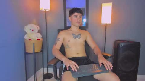 Ithan and Friends online show from March 2026 02:33:02 PM