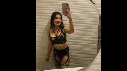 Snapshot of its_lola chatting on January 2025 02:35:02 PM online show from January 2025 02:35:02 PM