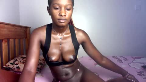 Snapshot of its_miah chatting on May 2026 10:11:02 PM miah online show from May 2026 10:11:02 PM