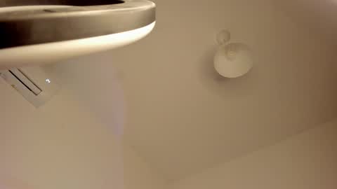 Isabella online show from December 2025 04:59:02 PM