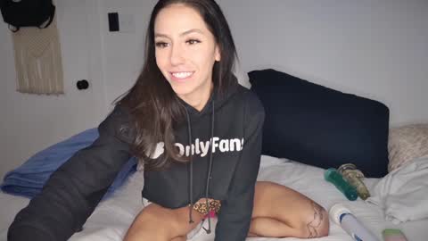 itscaylawatsun online show from January 2025 11:02:02 PM