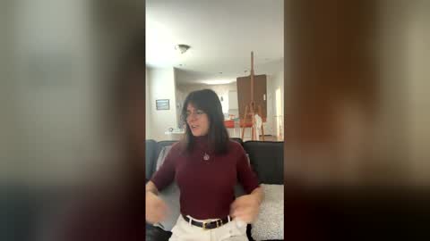 Snapshot of itschloelaurent chatting on May 2026 03:30:01 PM itschloelaurent online show from May 2026 03:30:01 PM