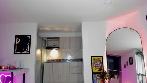 lau online show from December 2024 02:48:02 AM