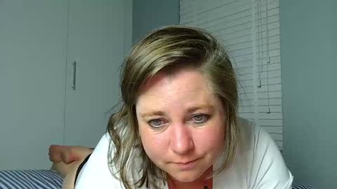 Jade online show from November 2025 10:12:01 PM