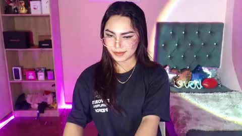 Siana online show from February 2025 04:40:01 PM