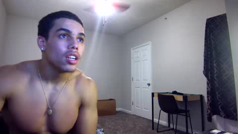 Snapshot of itstarzan chatting on December 2024 04:32:02 PM TARZAN online show from December 2024 04:32:02 PM